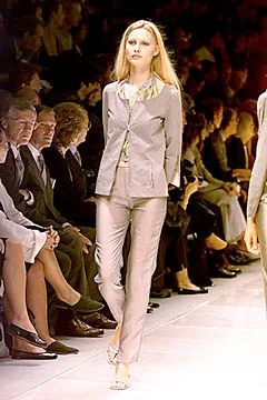 Look 16